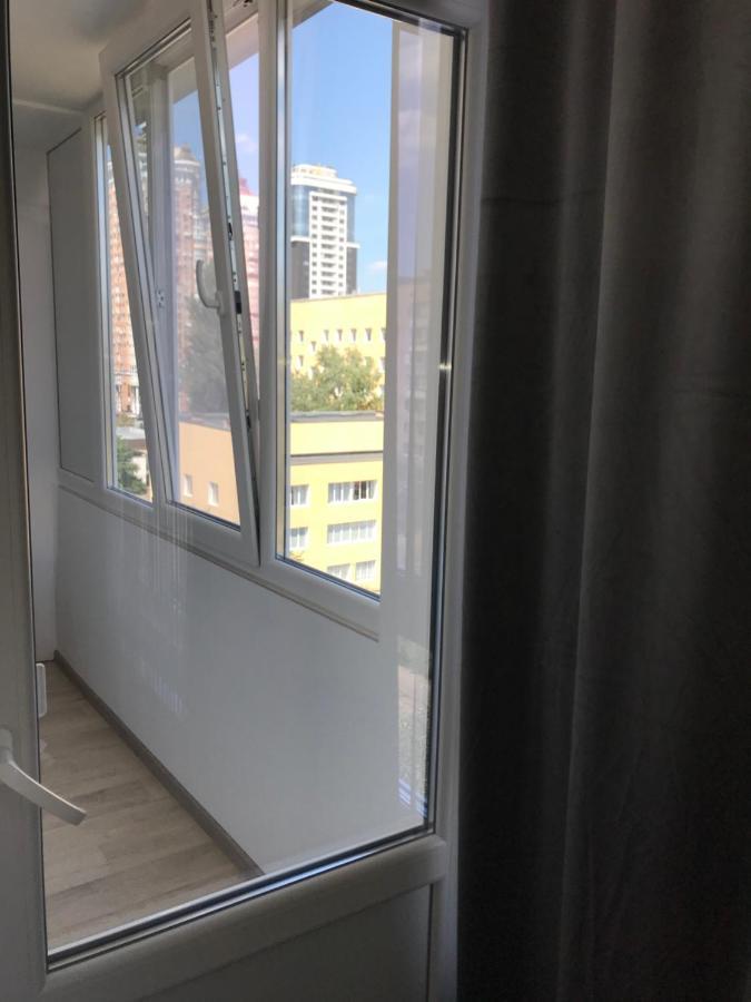 Apartment Metro Minska Kyiv
