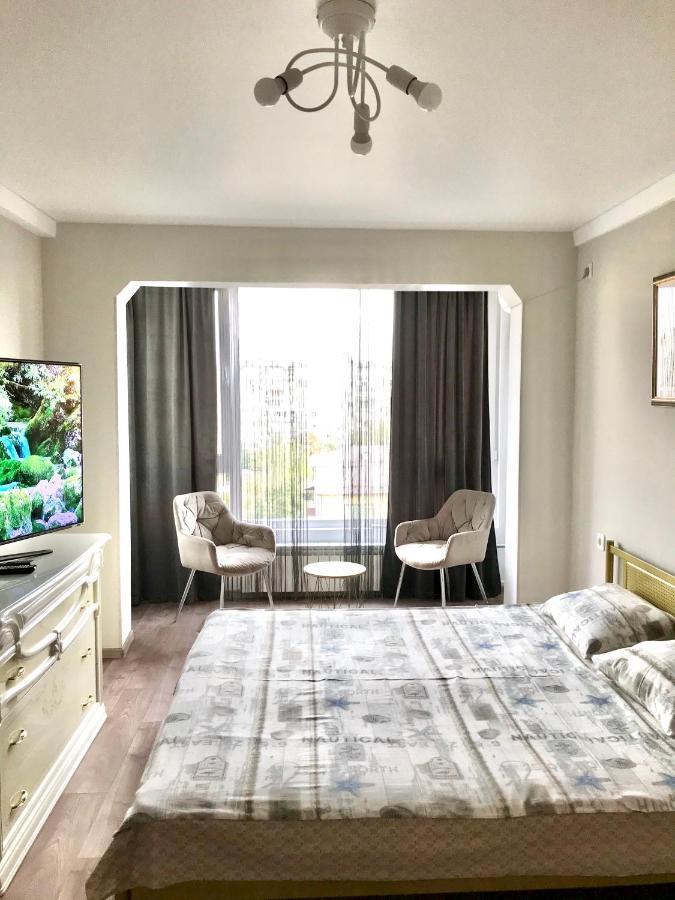 Metro Minska Apartment